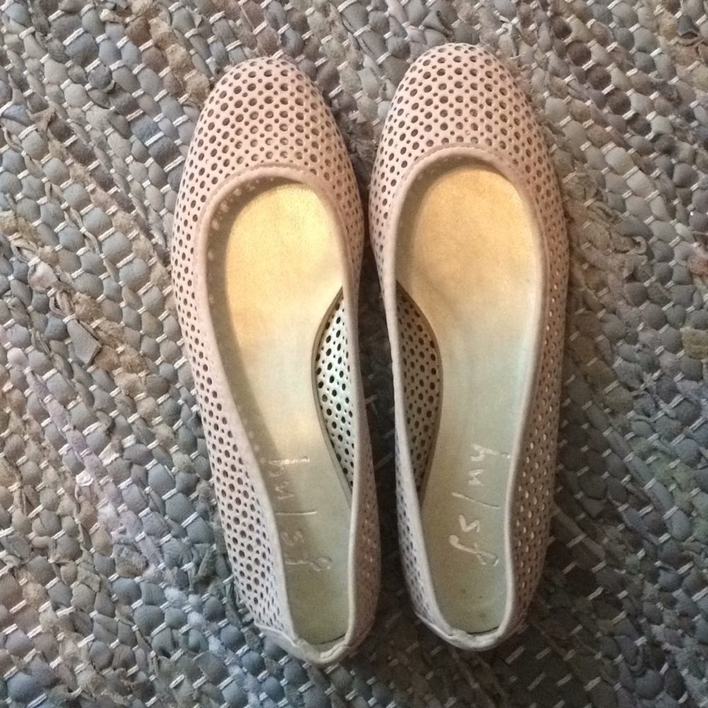 FSNY cream/tan flats